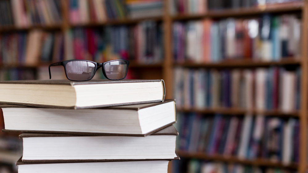 Qual livro de finanças ler primeiro? Descubra a melhor escolha para você